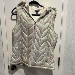 Eddie Bauer Women’s Quilted Hooded Vest - Cream